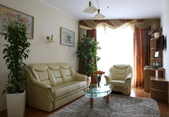 Соняхи Hotell Zimna Voda Exteriör bild