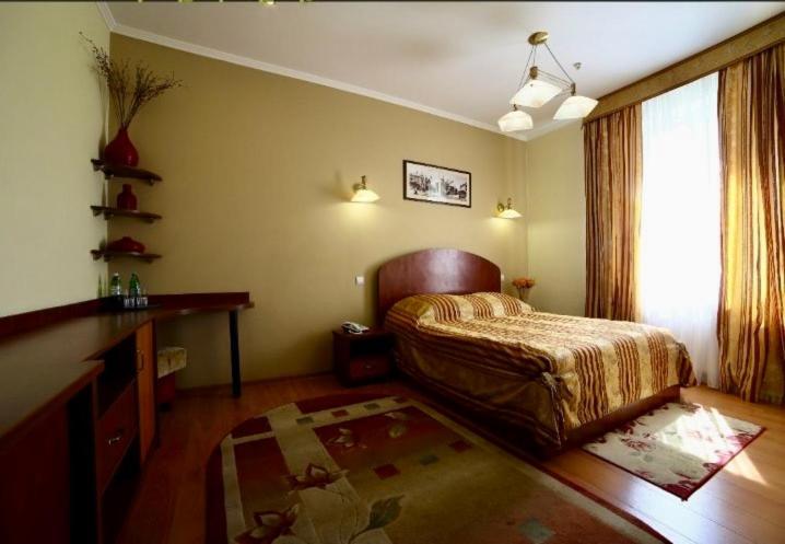 Соняхи Hotell Zimna Voda Exteriör bild