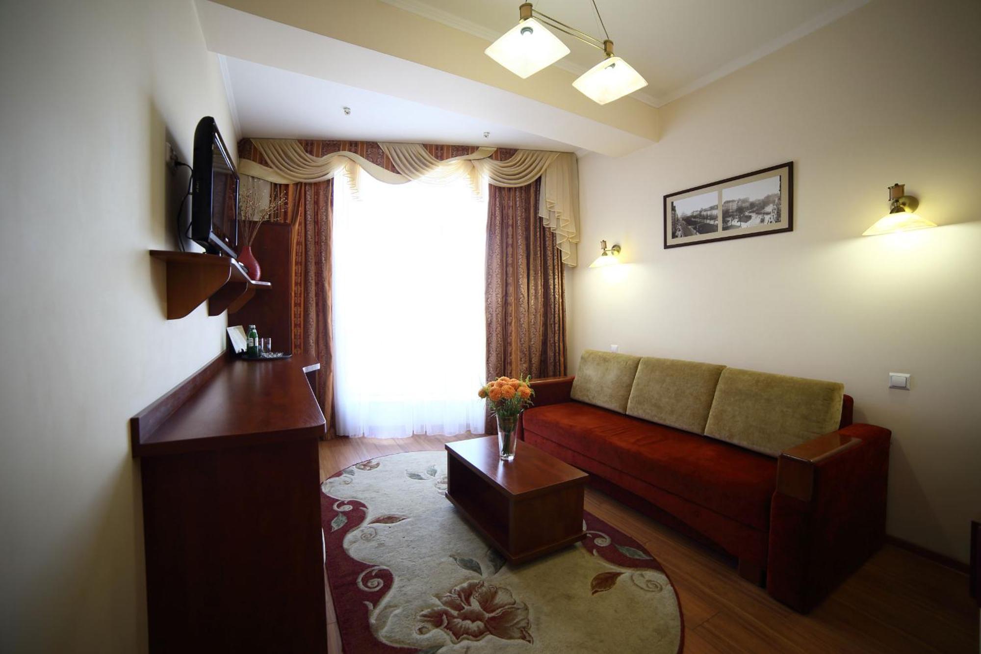 Соняхи Hotell Zimna Voda Exteriör bild