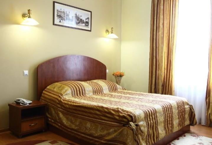Соняхи Hotell Zimna Voda Exteriör bild
